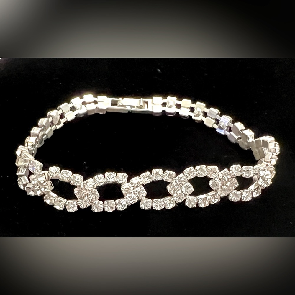 Beautiful rhinestone bracelet for that special occasion